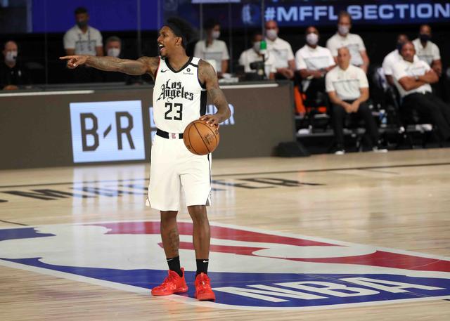 尤其是对詹 尤其是对詹