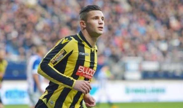 她在赛场上 她在赛场上